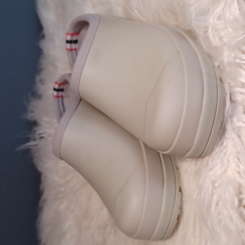 Hunter Clogs - image 16